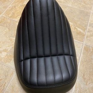 Harley Davidson soft tail standard seat